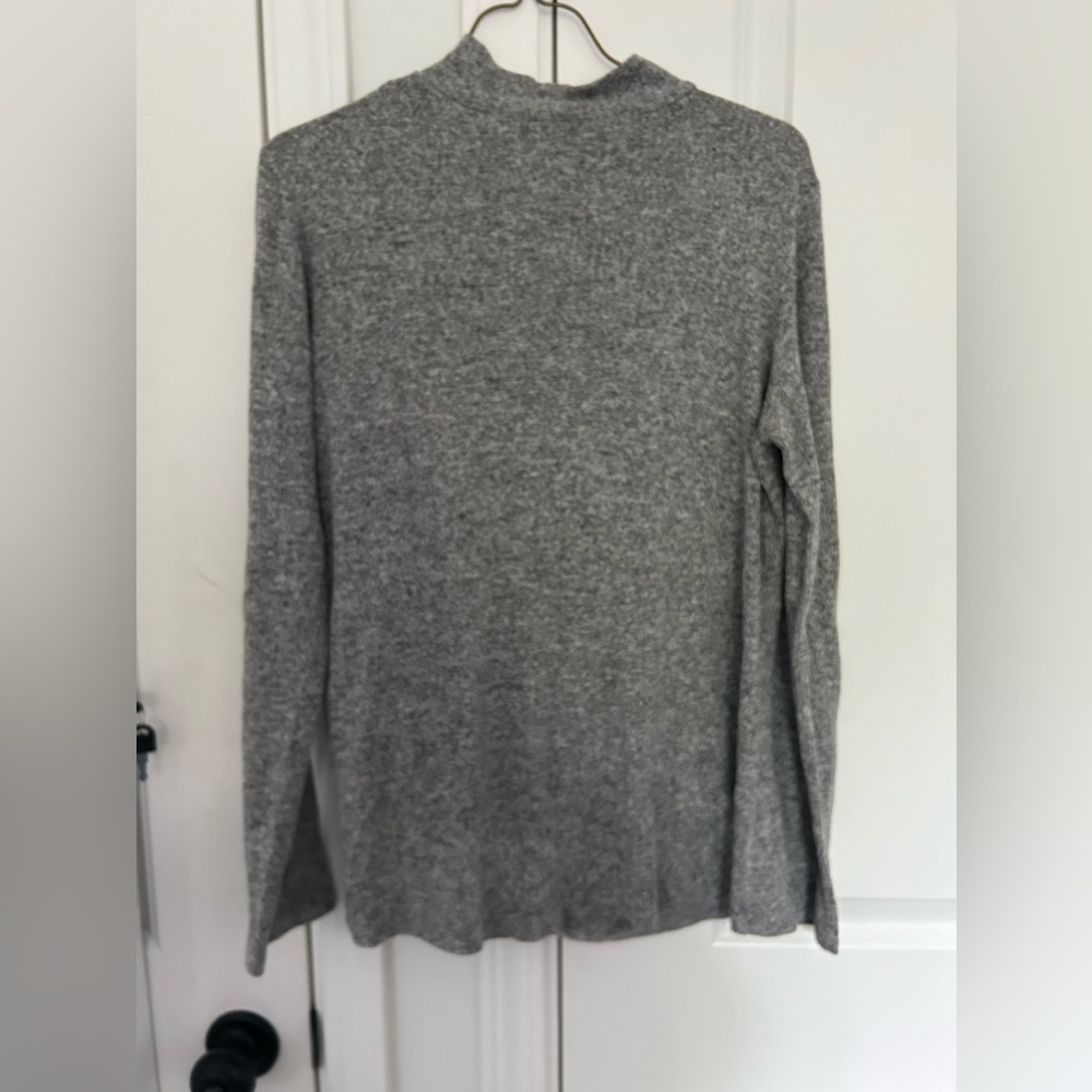 Gray knot hem mock neck sweater - Picture 4 of 5